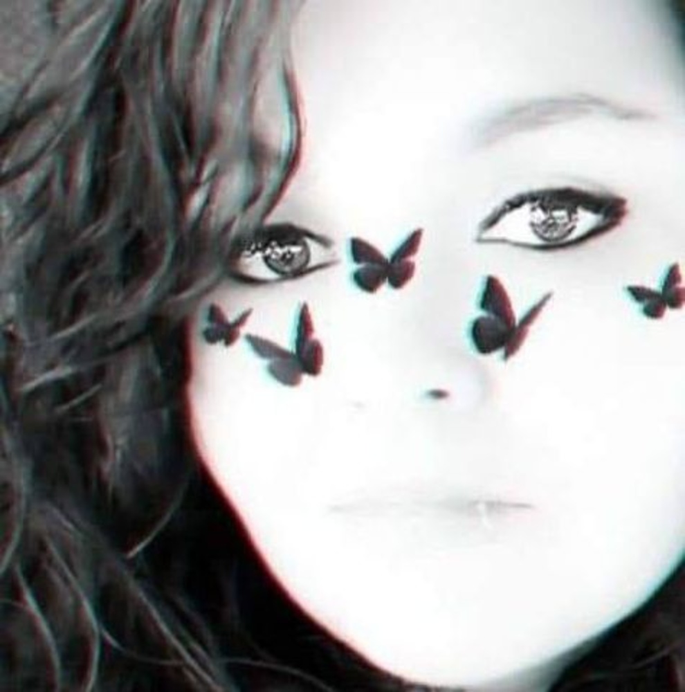 Meet your Posher, Tesia